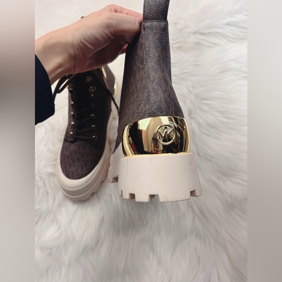 MICHAEL KORS
Payton Logo Combat Boot✨like new - Picture 5 of 10